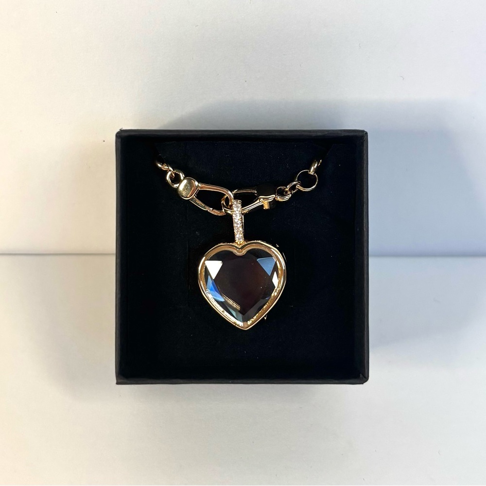 Heart-shaped glass locket (multiple available upon request) - Picture 7 of 7
